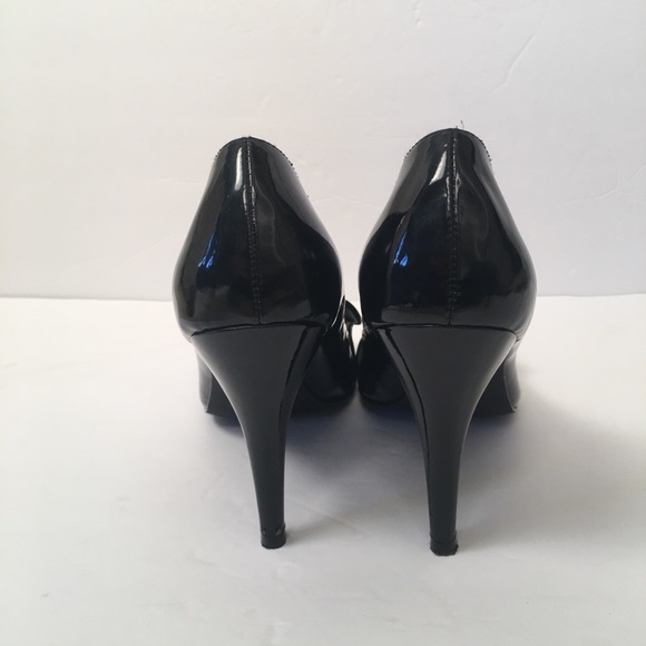 Preview International Ruffle Peep Toe Pump - Picture 3 of 6